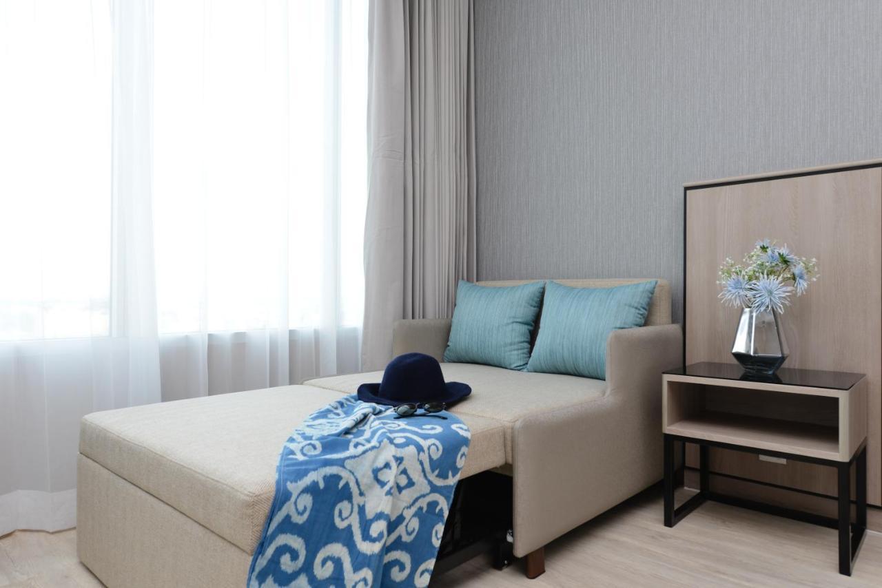 Centre Point Hotel Terminal21 Korat Накхонратчасима Экстерьер фото A sofa bed