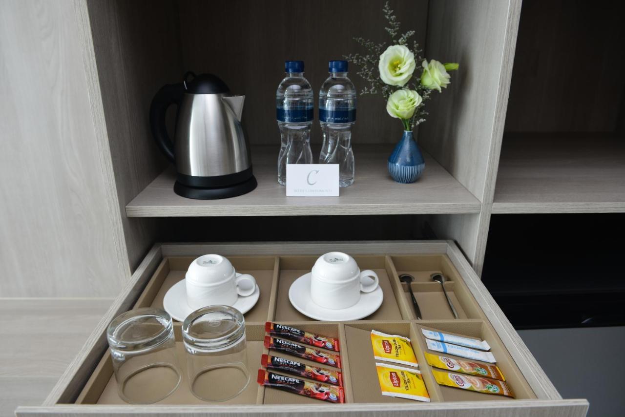 Centre Point Hotel Terminal21 Korat Накхонратчасима Экстерьер фото A tea and coffee tray in a hotel room