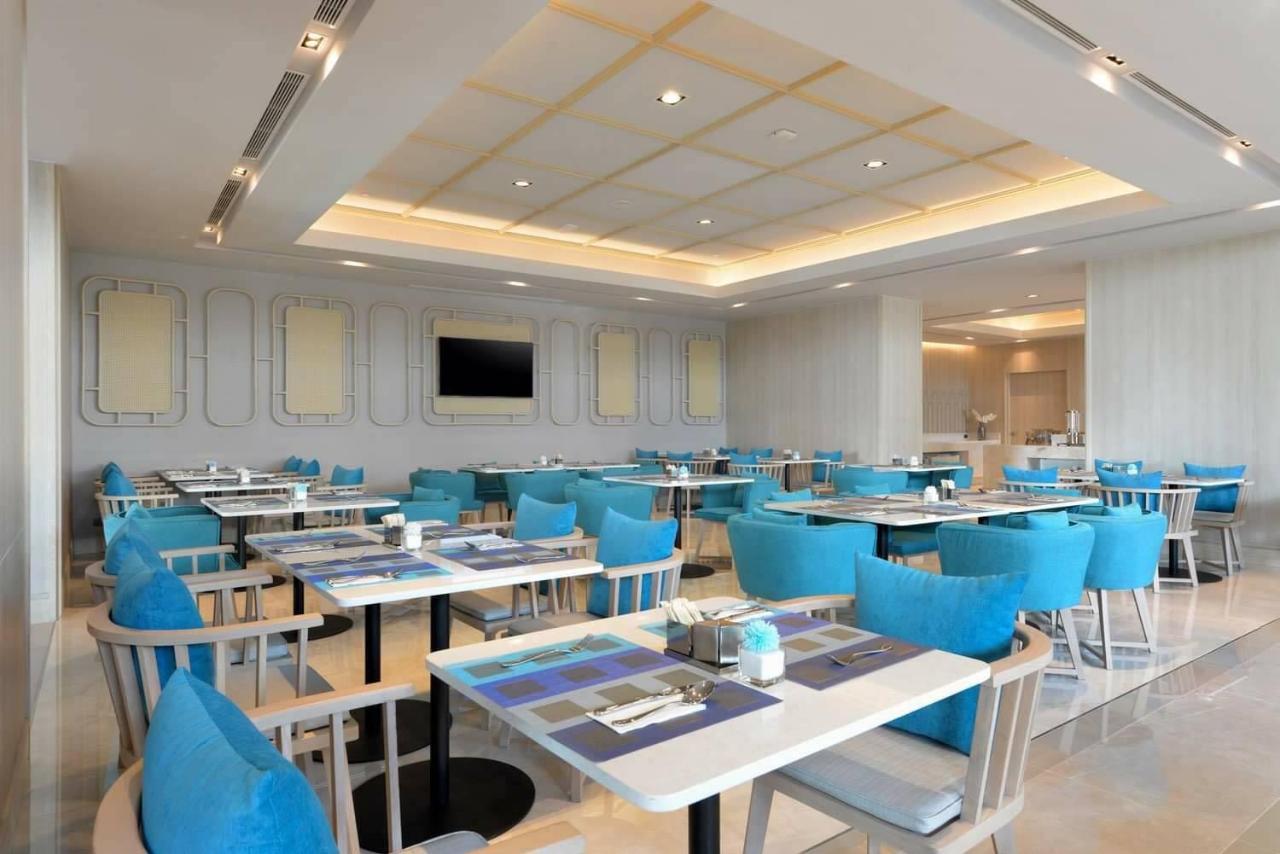 Centre Point Hotel Terminal21 Korat Накхонратчасима Экстерьер фото The restaurant