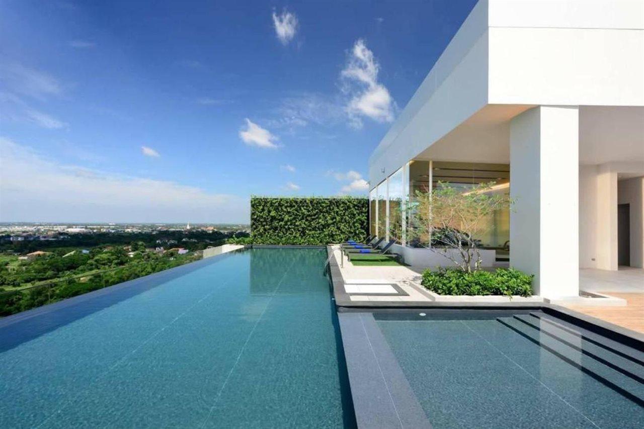 Centre Point Hotel Terminal21 Korat Накхонратчасима Экстерьер фото The Sky Terrace
