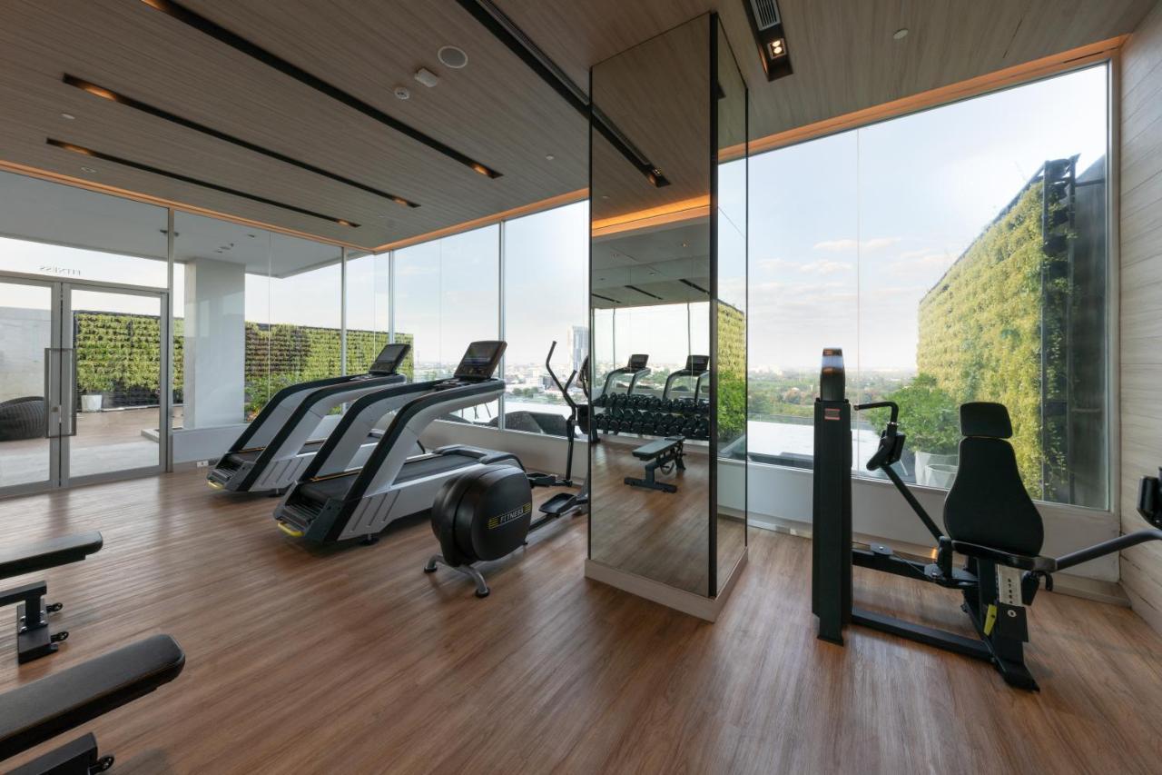 Centre Point Hotel Terminal21 Korat Накхонратчасима Экстерьер фото The gym at the hotel