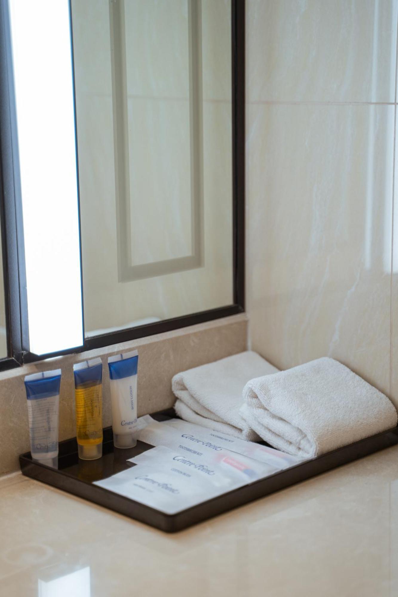 Centre Point Hotel Terminal21 Korat Накхонратчасима Экстерьер фото Bathroom amenities